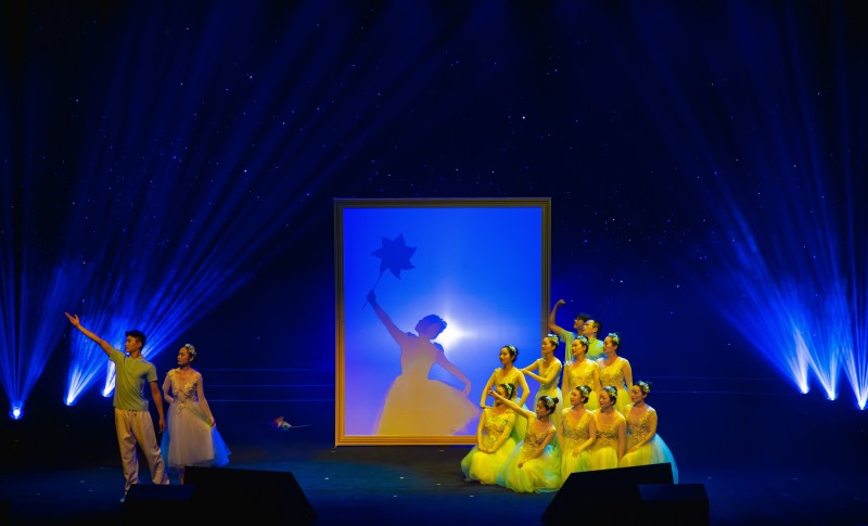 1765267975675041tmb2.jpg 8身影后的奋斗诗.jpg