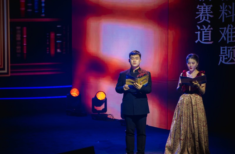 1765267993309795zJwV.jpg 9写故事的人.jpg